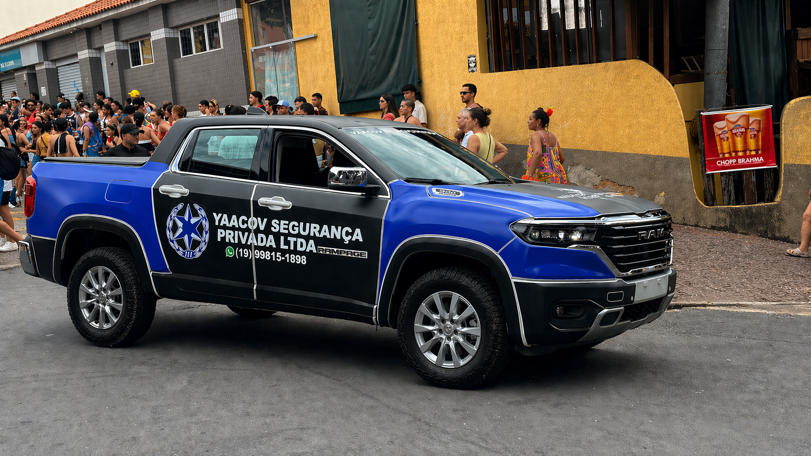 Equipe de segurança em atuação no carnaval