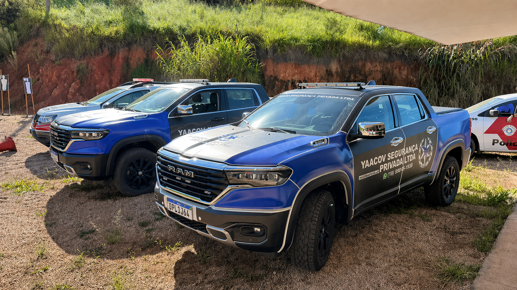 Viaturas e carros de apoio da empresa